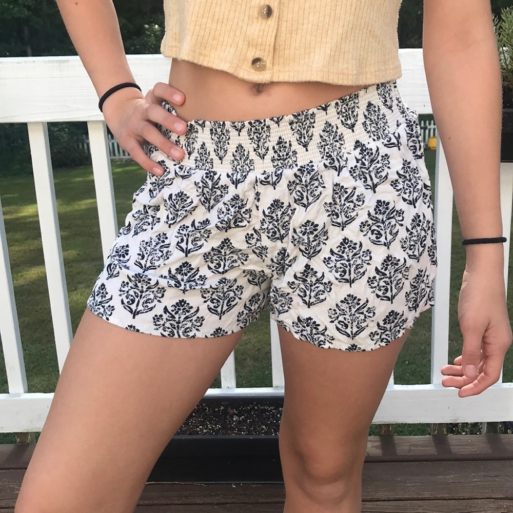 Summer Shorts - Picture 1 of 4